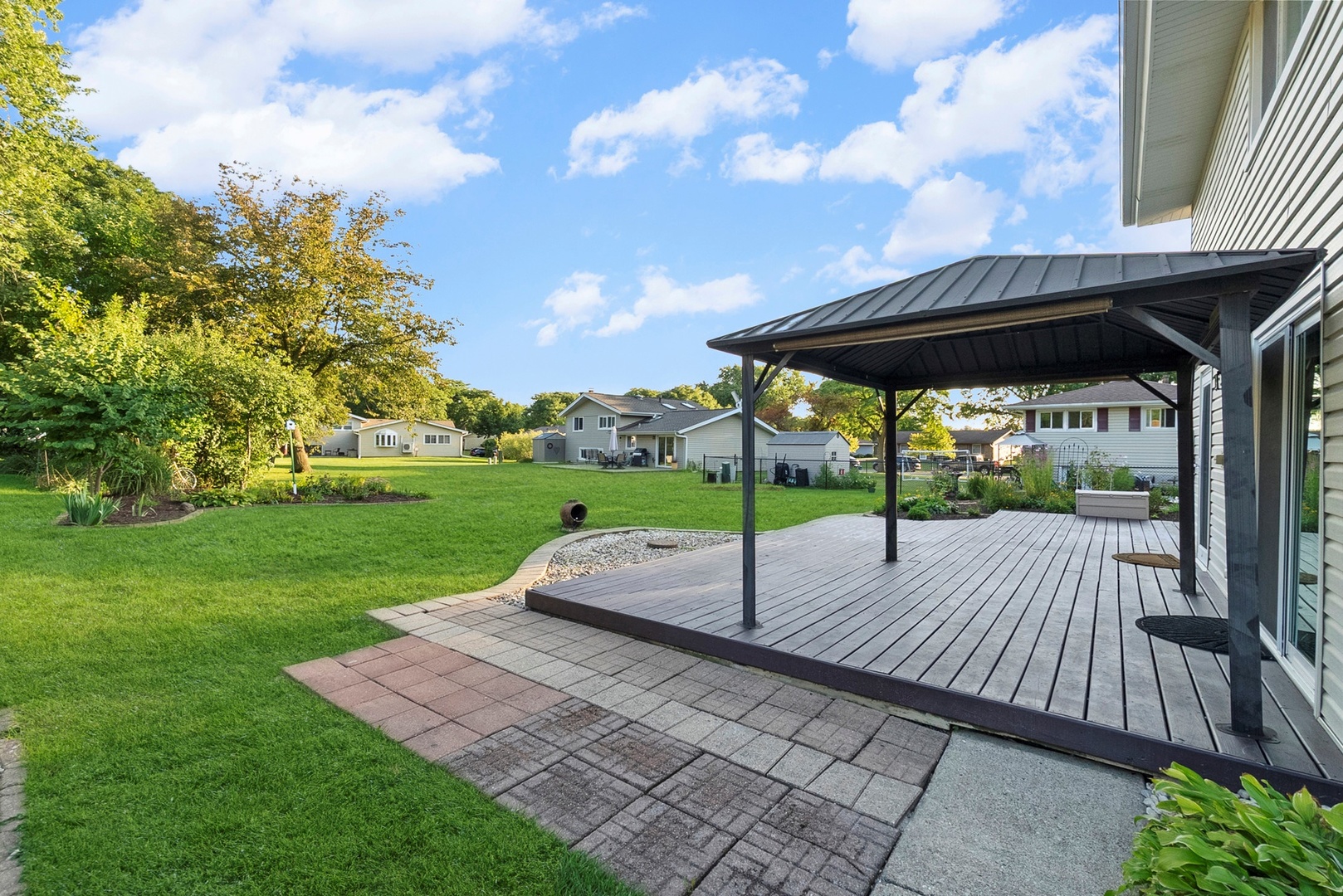 305 Williams Drive, Schaumburg, IL 60193