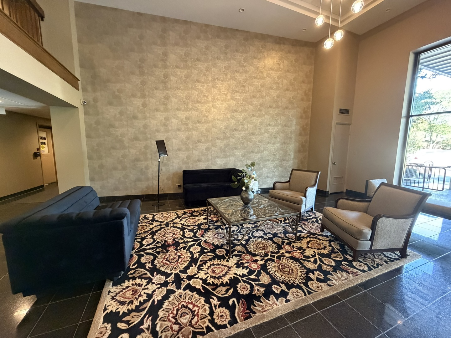 6340 Americana Drive #1202, Willowbrook, IL 60527