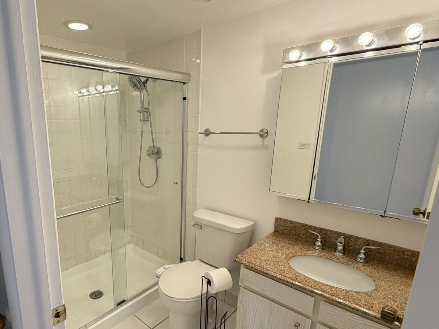 6340 Americana Drive #1202, Willowbrook, IL 60527