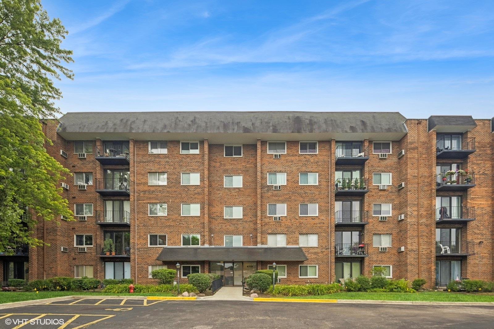 4721 Saint Joseph Creek Road #1B, Lisle, IL 60532