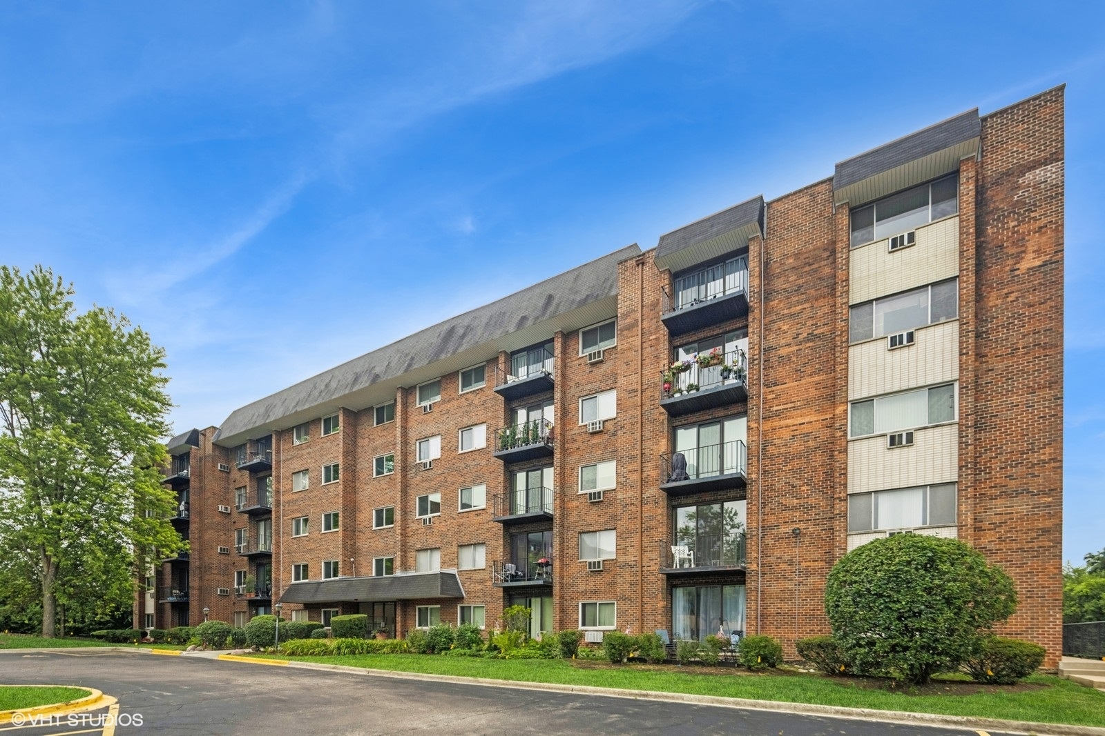 4721 Saint Joseph Creek Road #1B, Lisle, IL 60532