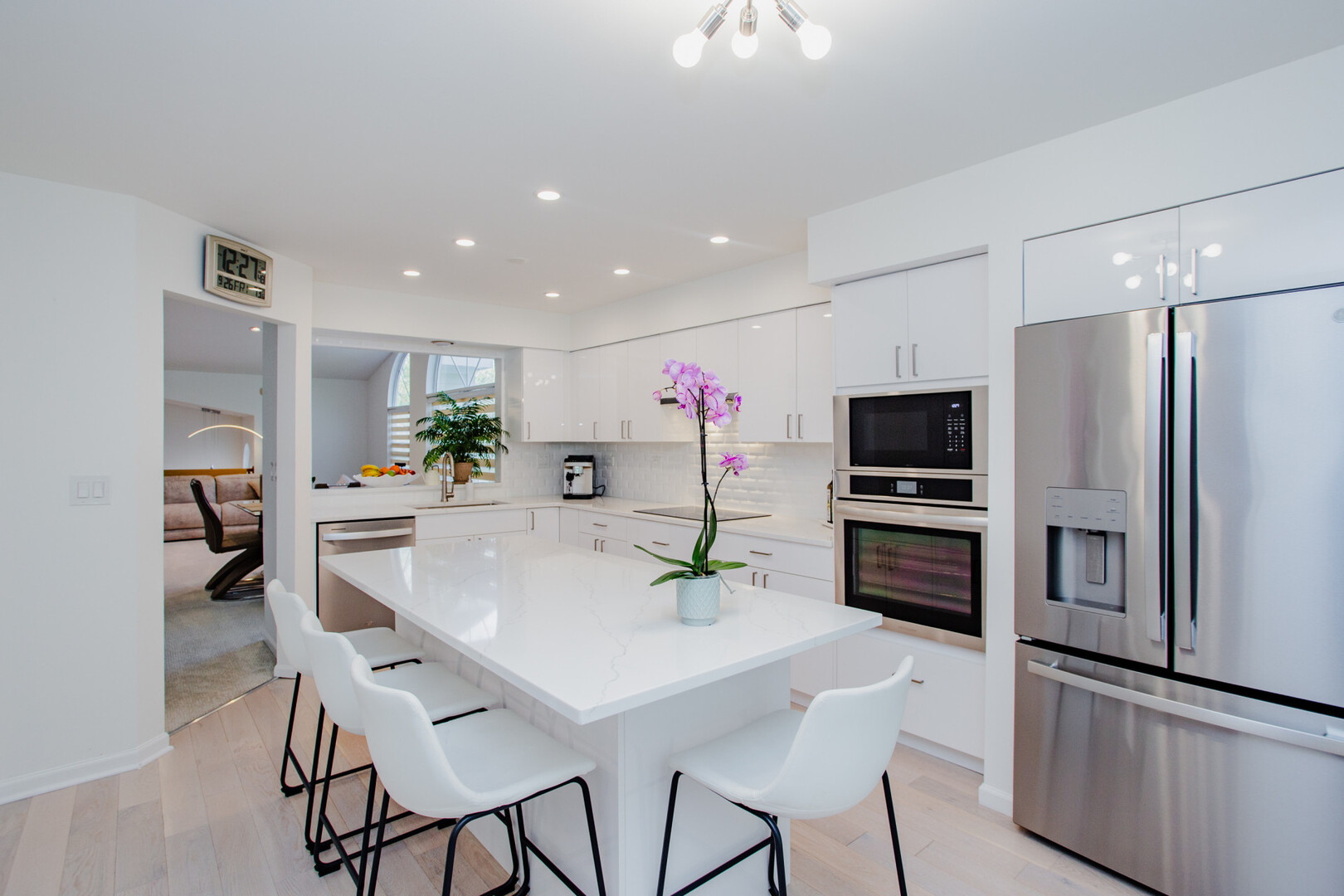 571 GROSSE POINTE Circle #11-7, Vernon Hills, IL 60061
