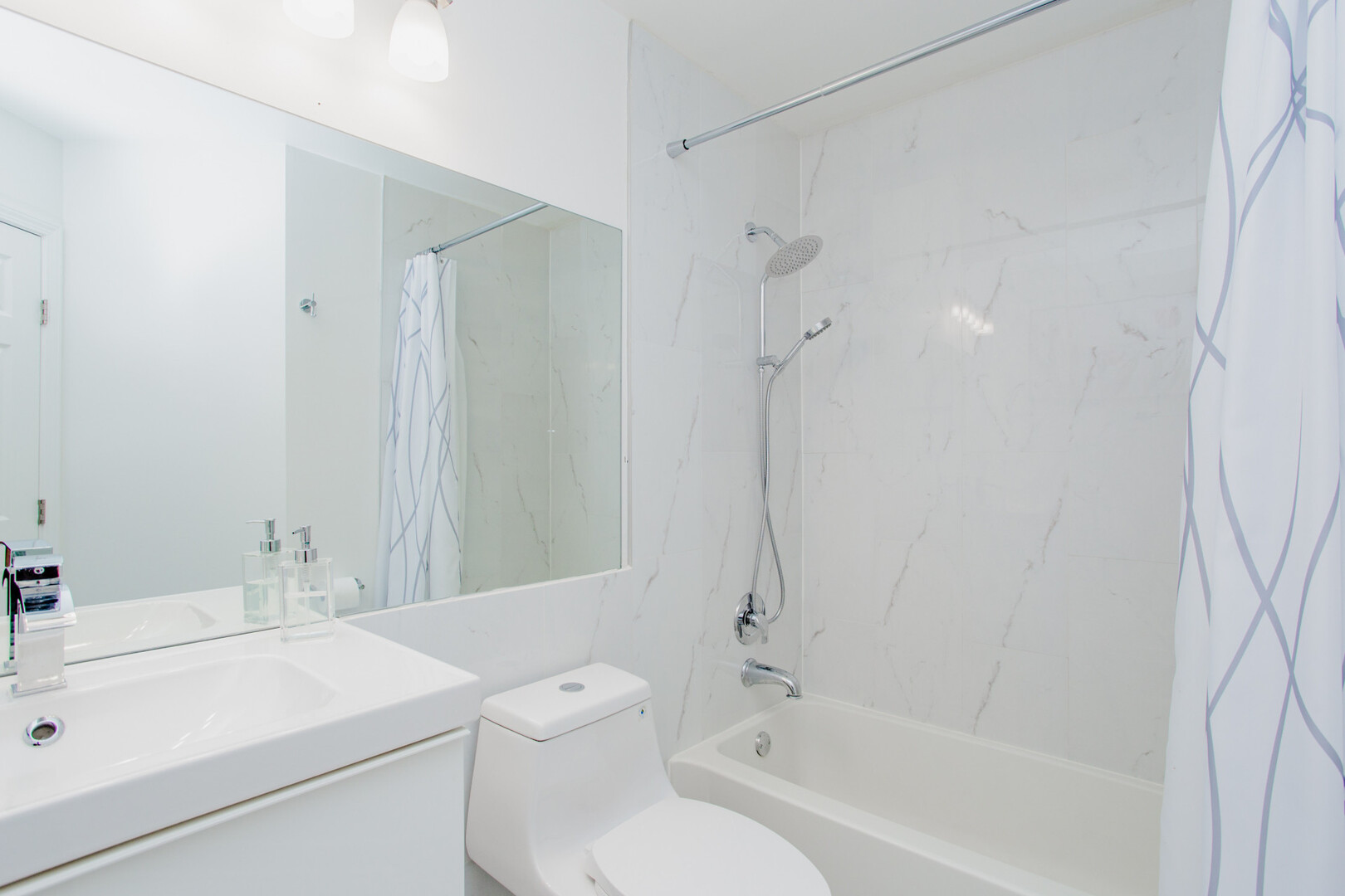 571 GROSSE POINTE Circle #11-7, Vernon Hills, IL 60061