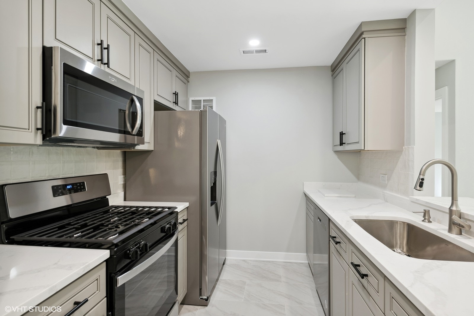 47 Orchard Terrace #8, Lombard, IL 60148