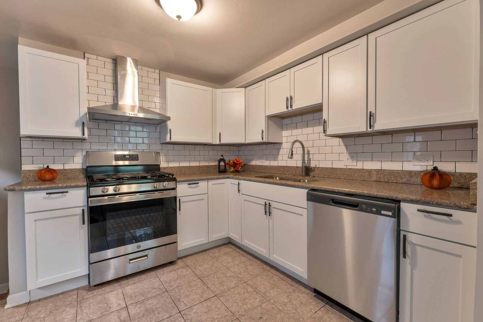 16928 Old Elm Drive, Country Club Hills, IL 60478