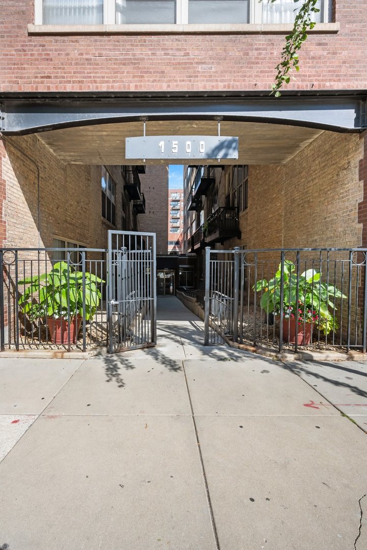 1500 W Monroe Street #409, Chicago, IL 60607
