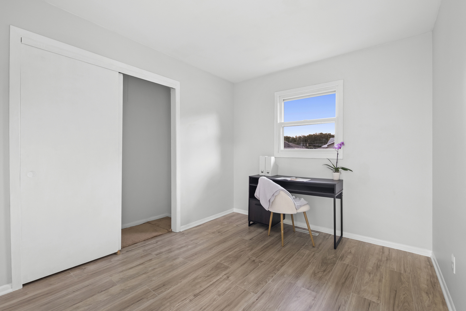 4304 Clearview Drive, McHenry, IL 60050