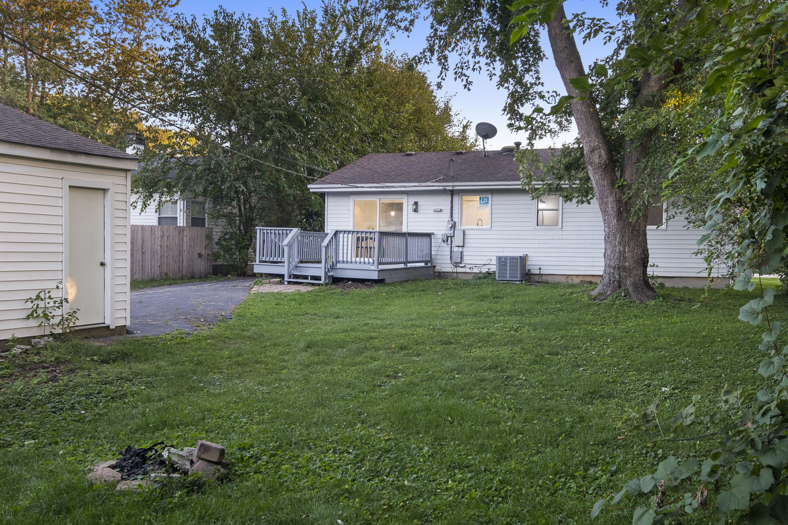 4304 Clearview Drive, McHenry, IL 60050