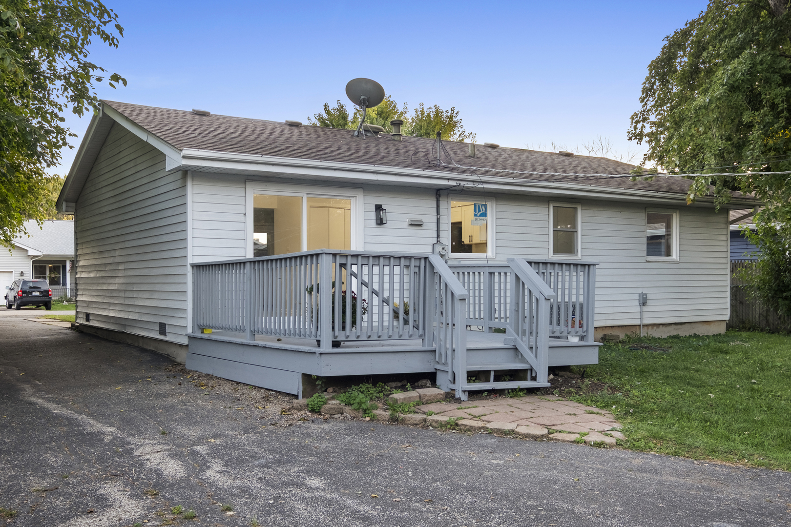 4304 Clearview Drive, McHenry, IL 60050