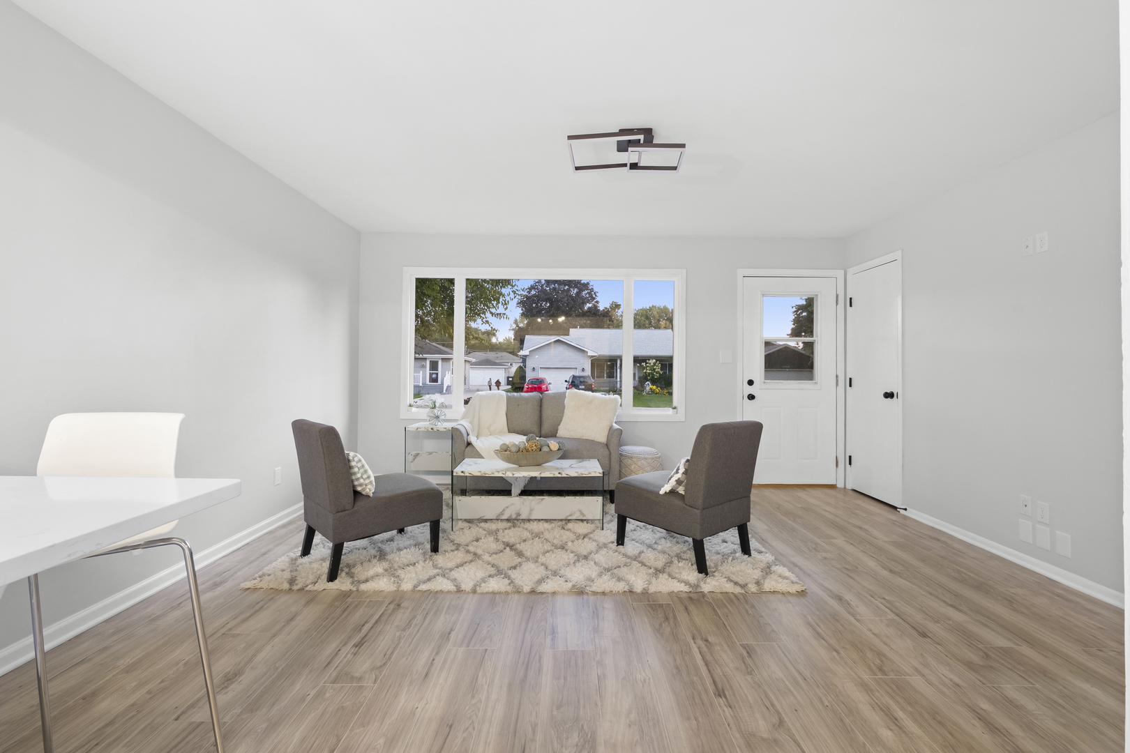 4304 Clearview Drive, McHenry, IL 60050