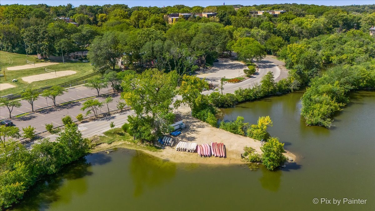 5820 Oakwood Drive #1a, Lisle, IL 60532