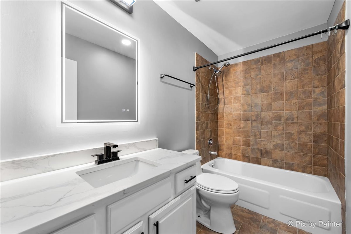 5820 Oakwood Drive #1a, Lisle, IL 60532