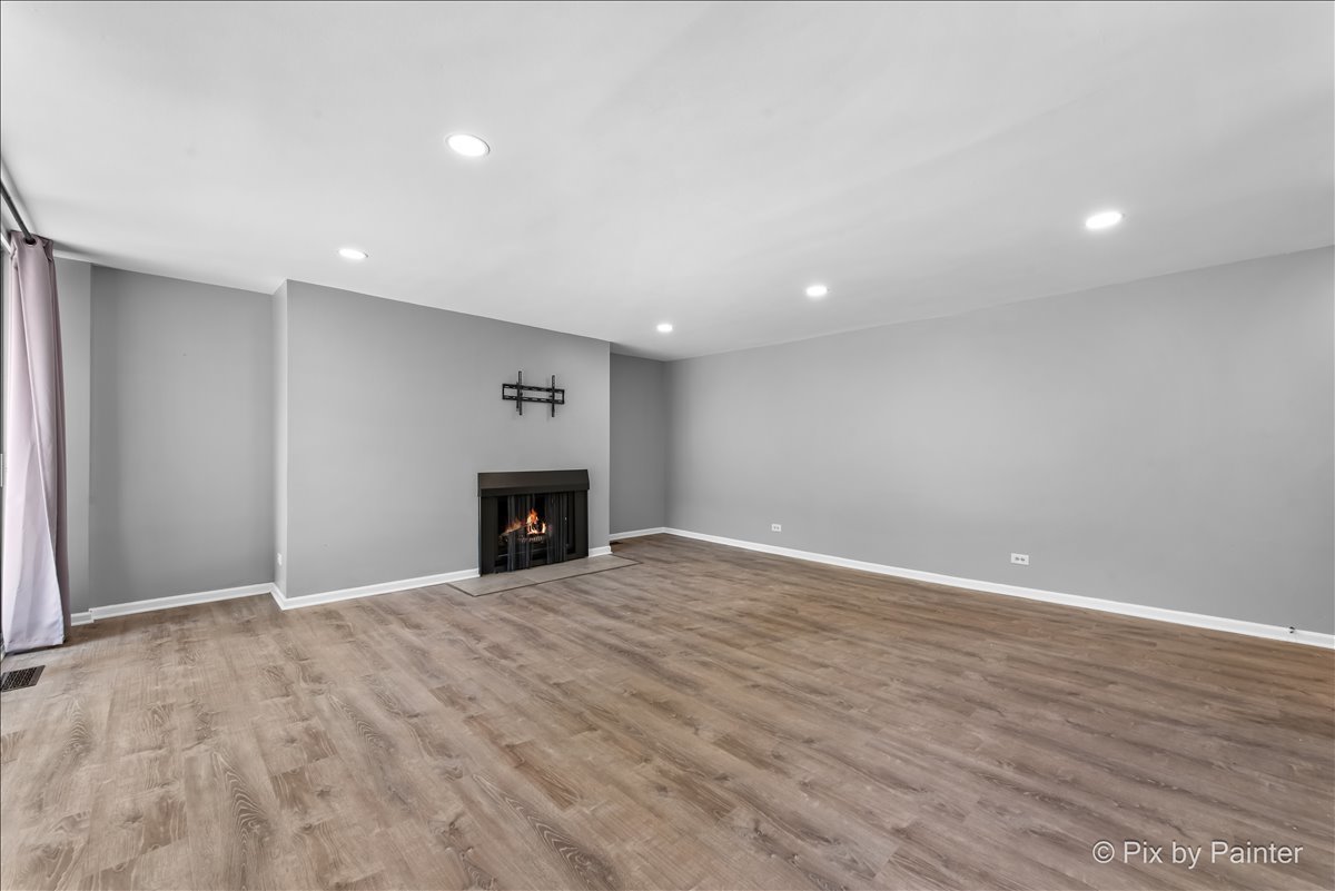 5820 Oakwood Drive #1a, Lisle, IL 60532