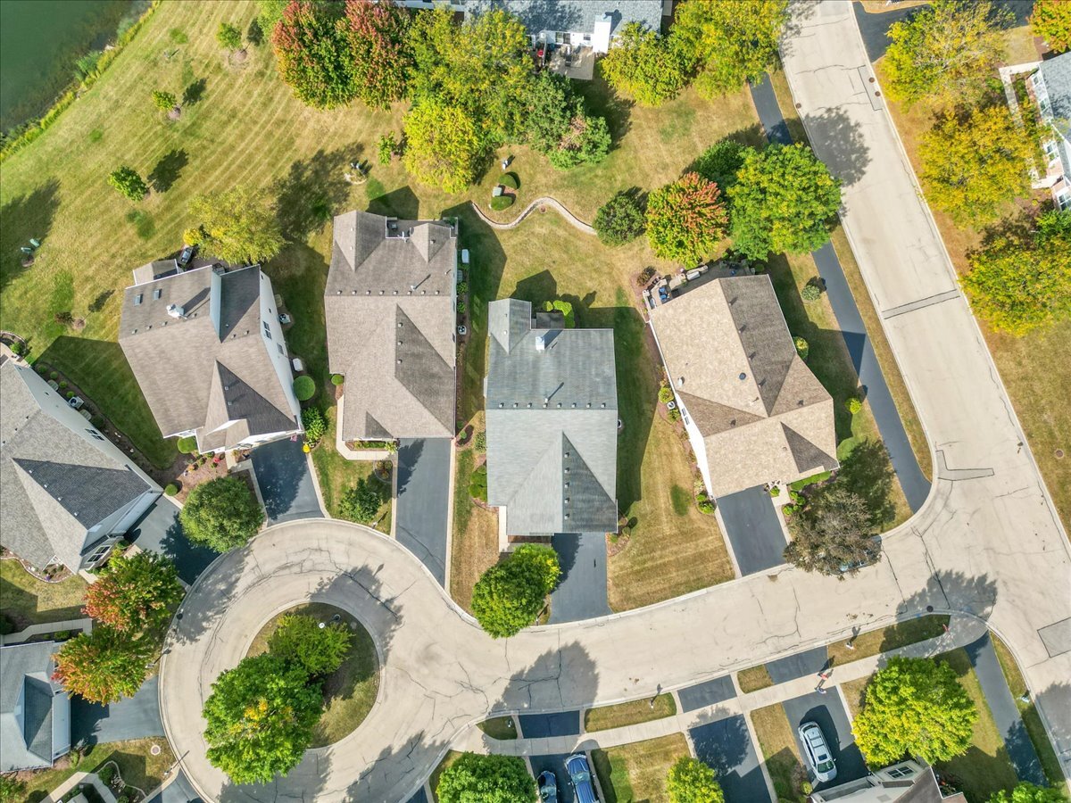 16012 Carillon Lakes Court, Crest Hill, IL 60403