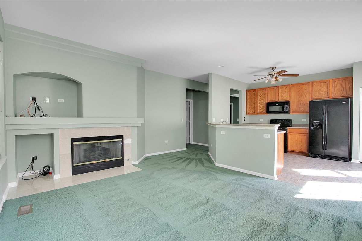 16012 Carillon Lakes Court, Crest Hill, IL 60403