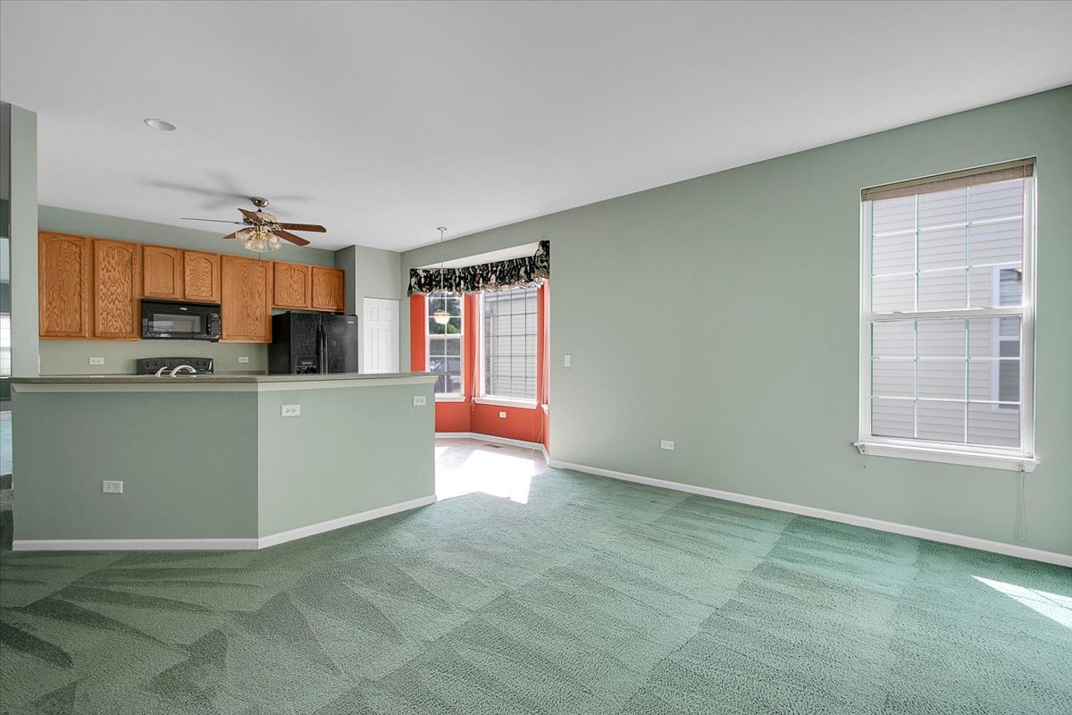 16012 Carillon Lakes Court, Crest Hill, IL 60403