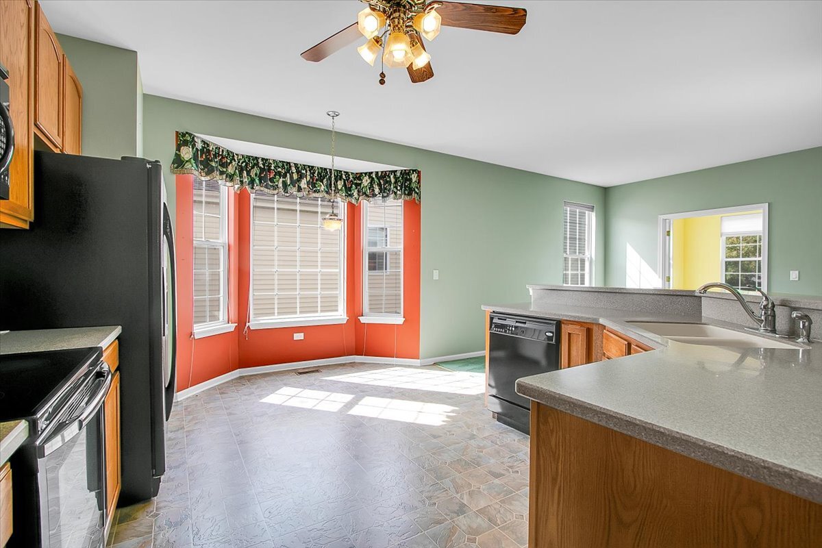 16012 Carillon Lakes Court, Crest Hill, IL 60403