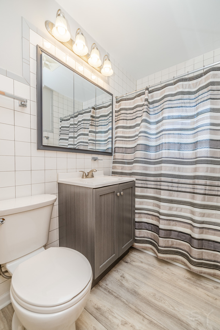 1615 W Johanna Terrace, Arlington Heights, IL 60005