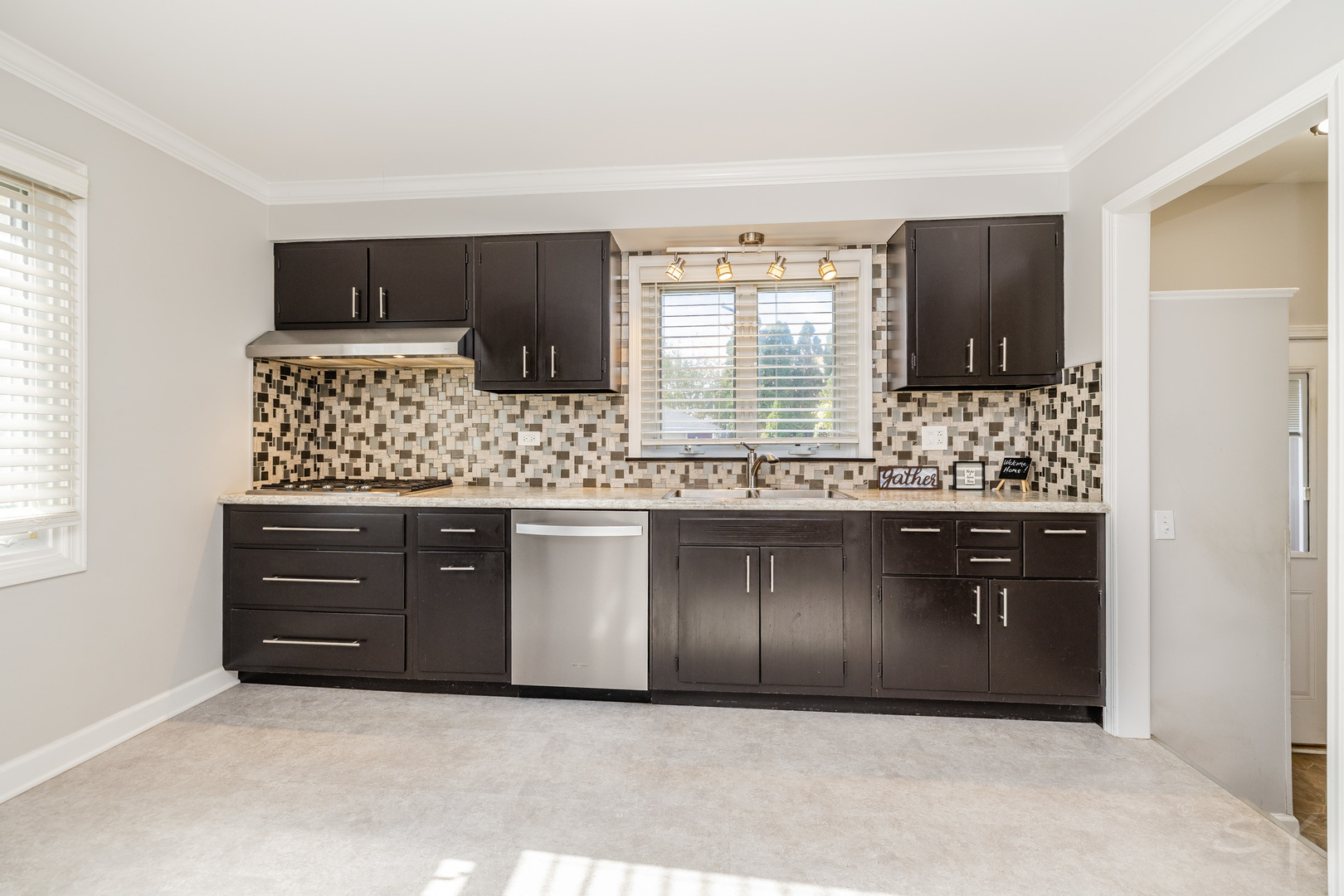 1615 W Johanna Terrace, Arlington Heights, IL 60005