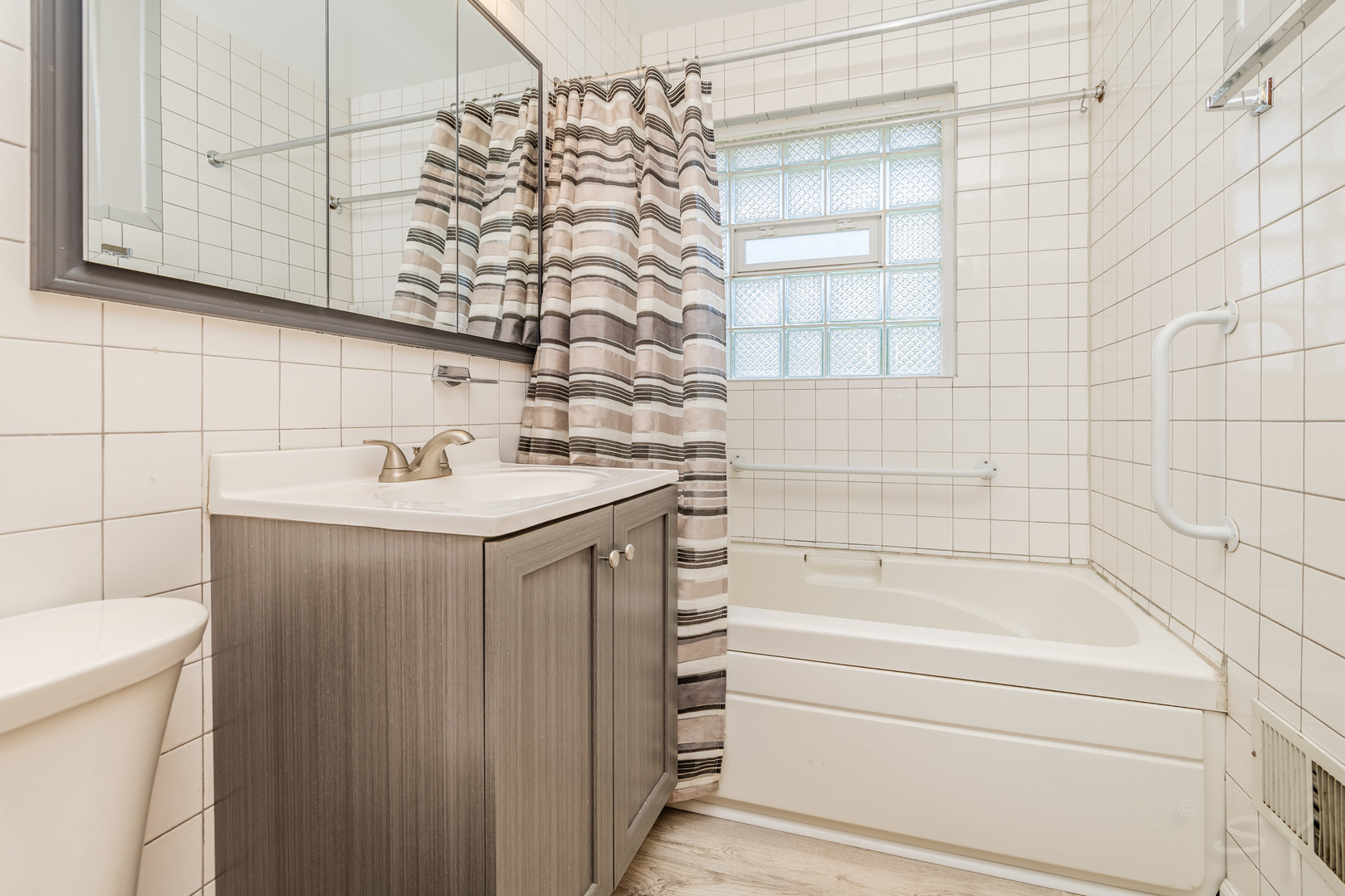 1615 W Johanna Terrace, Arlington Heights, IL 60005