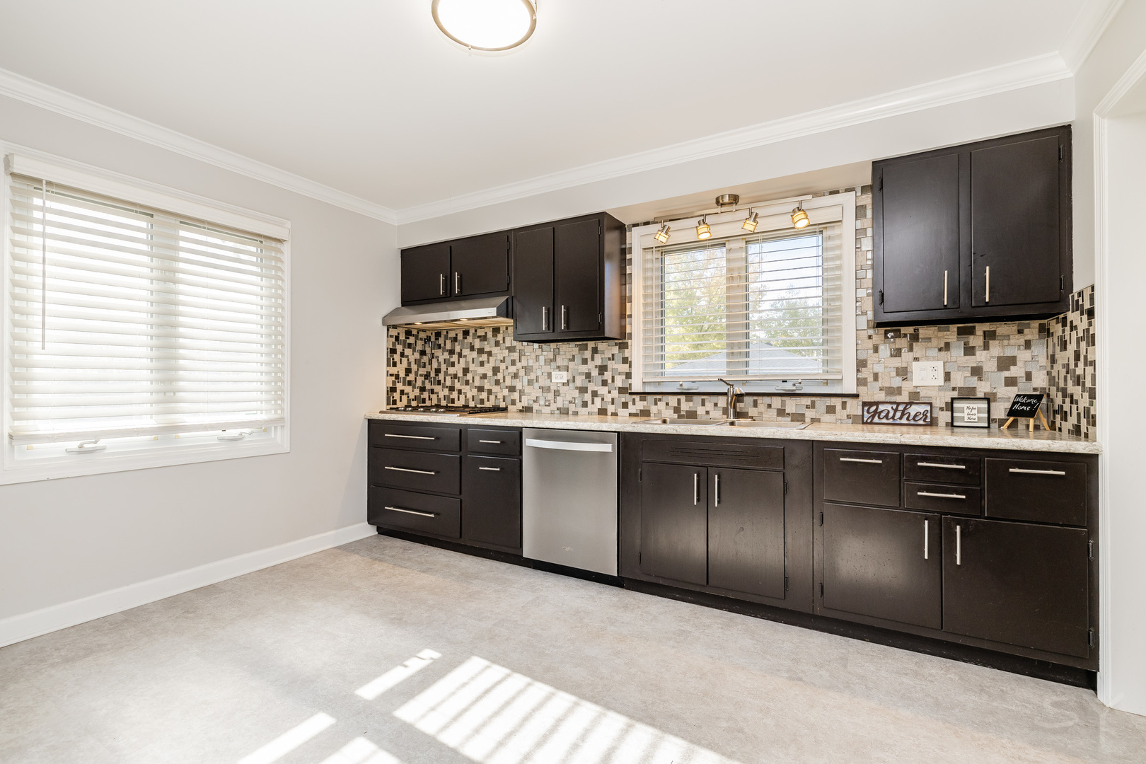 1615 W Johanna Terrace, Arlington Heights, IL 60005