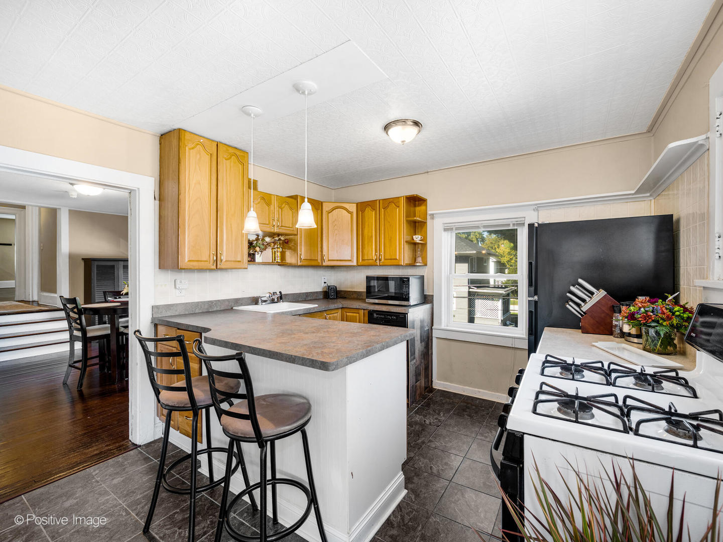 211 Cedar Street, Aurora, IL 60506