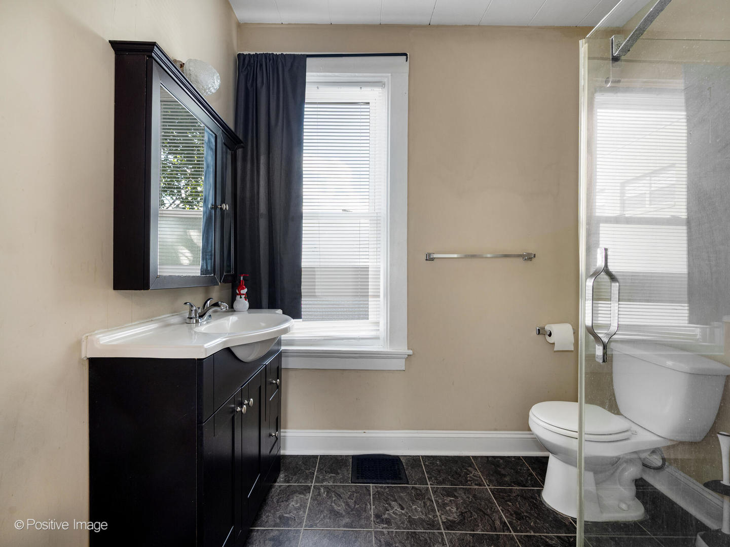 211 Cedar Street, Aurora, IL 60506