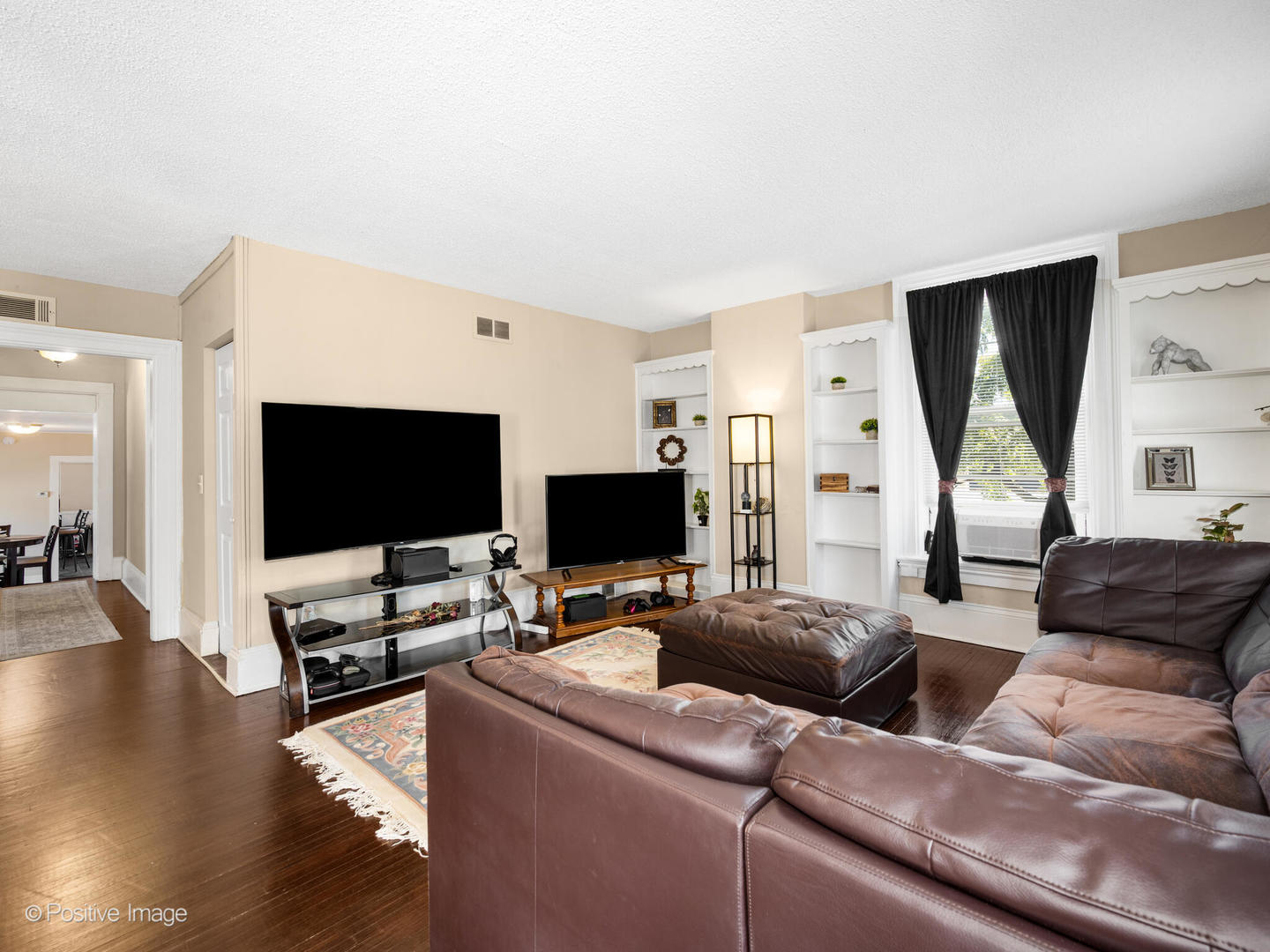 211 Cedar Street, Aurora, IL 60506