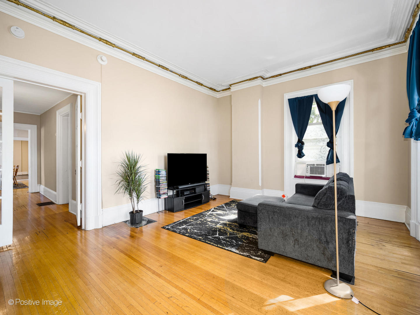 211 Cedar Street, Aurora, IL 60506