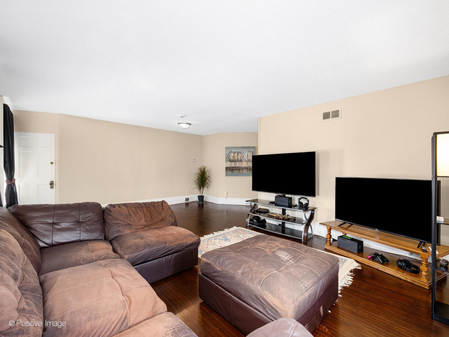 211 Cedar Street, Aurora, IL 60506