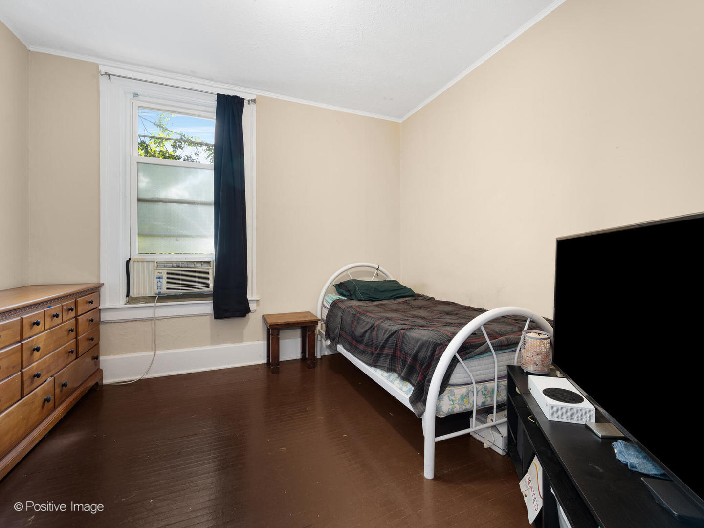 211 Cedar Street, Aurora, IL 60506