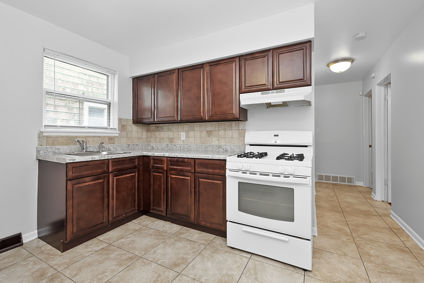 246 W 15 Place, Chicago Heights, IL 60411