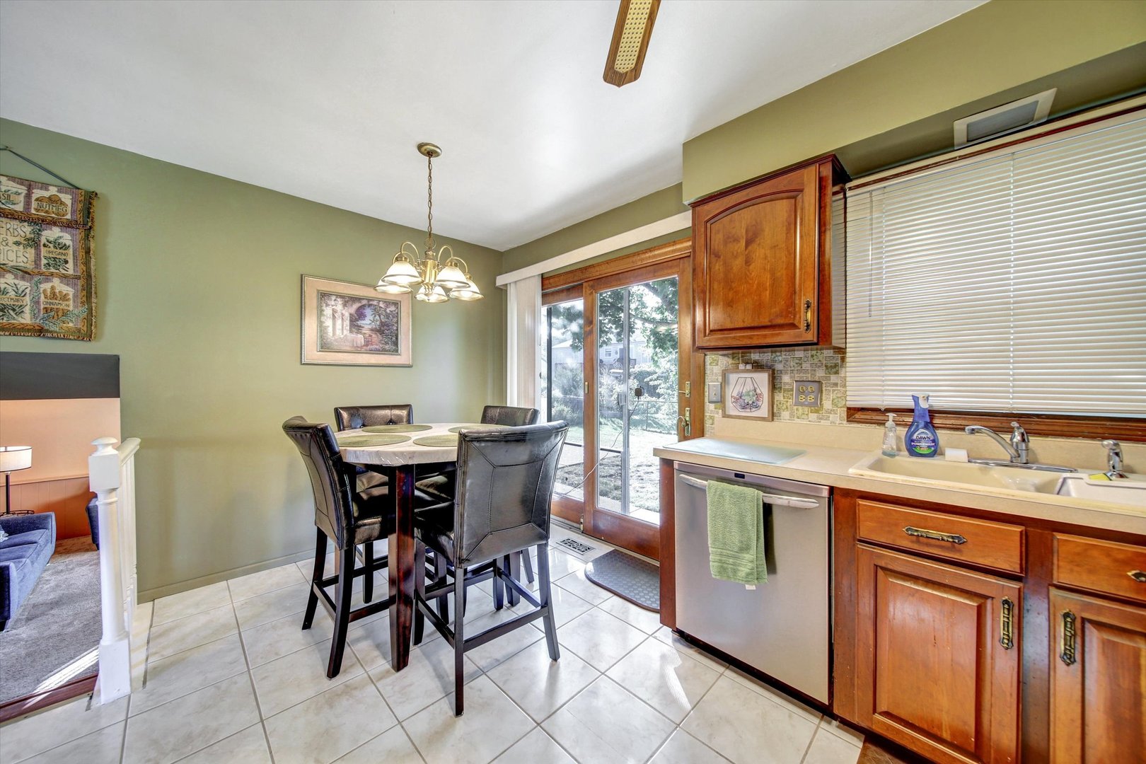 445 Fordham Place, Roselle, IL 60172