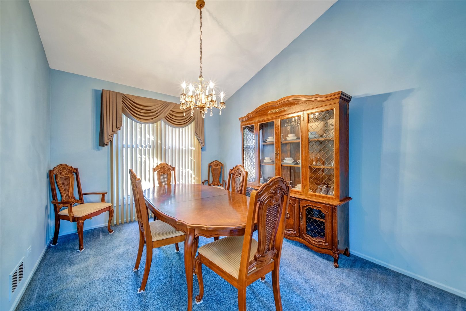 445 Fordham Place, Roselle, IL 60172