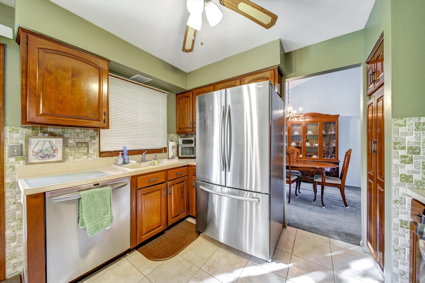 445 Fordham Place, Roselle, IL 60172