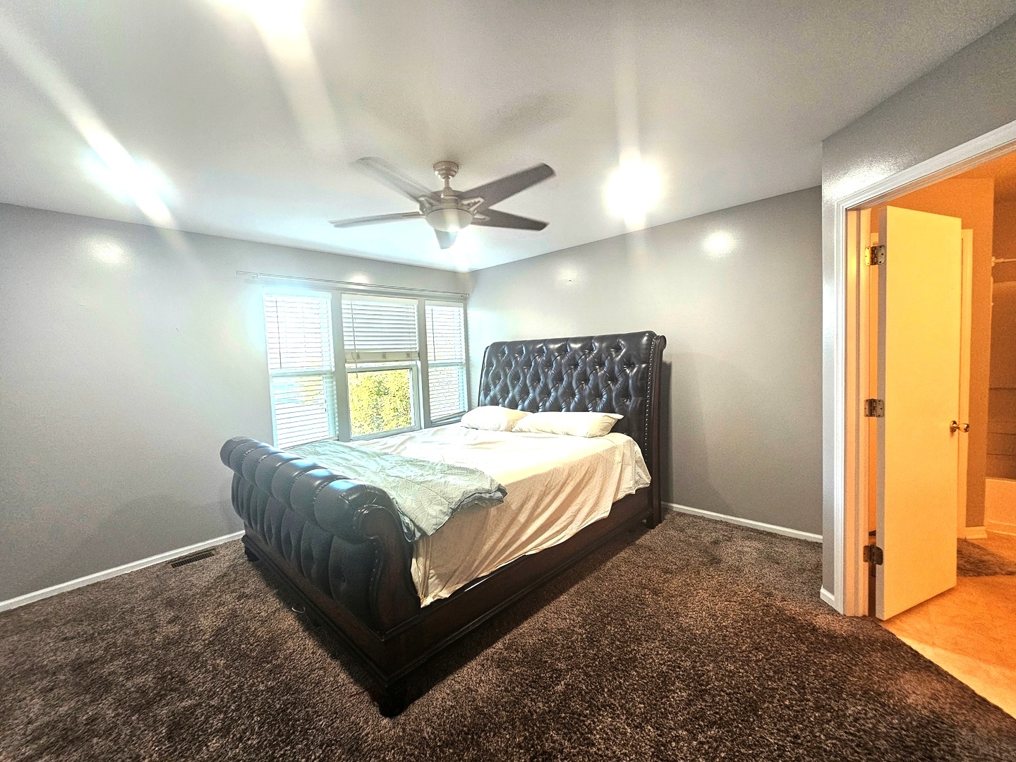 4055 Blackstone Drive, Aurora, IL 60504