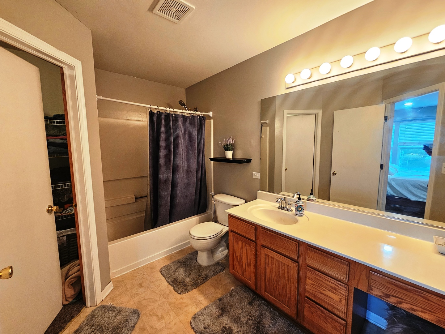 4055 Blackstone Drive, Aurora, IL 60504