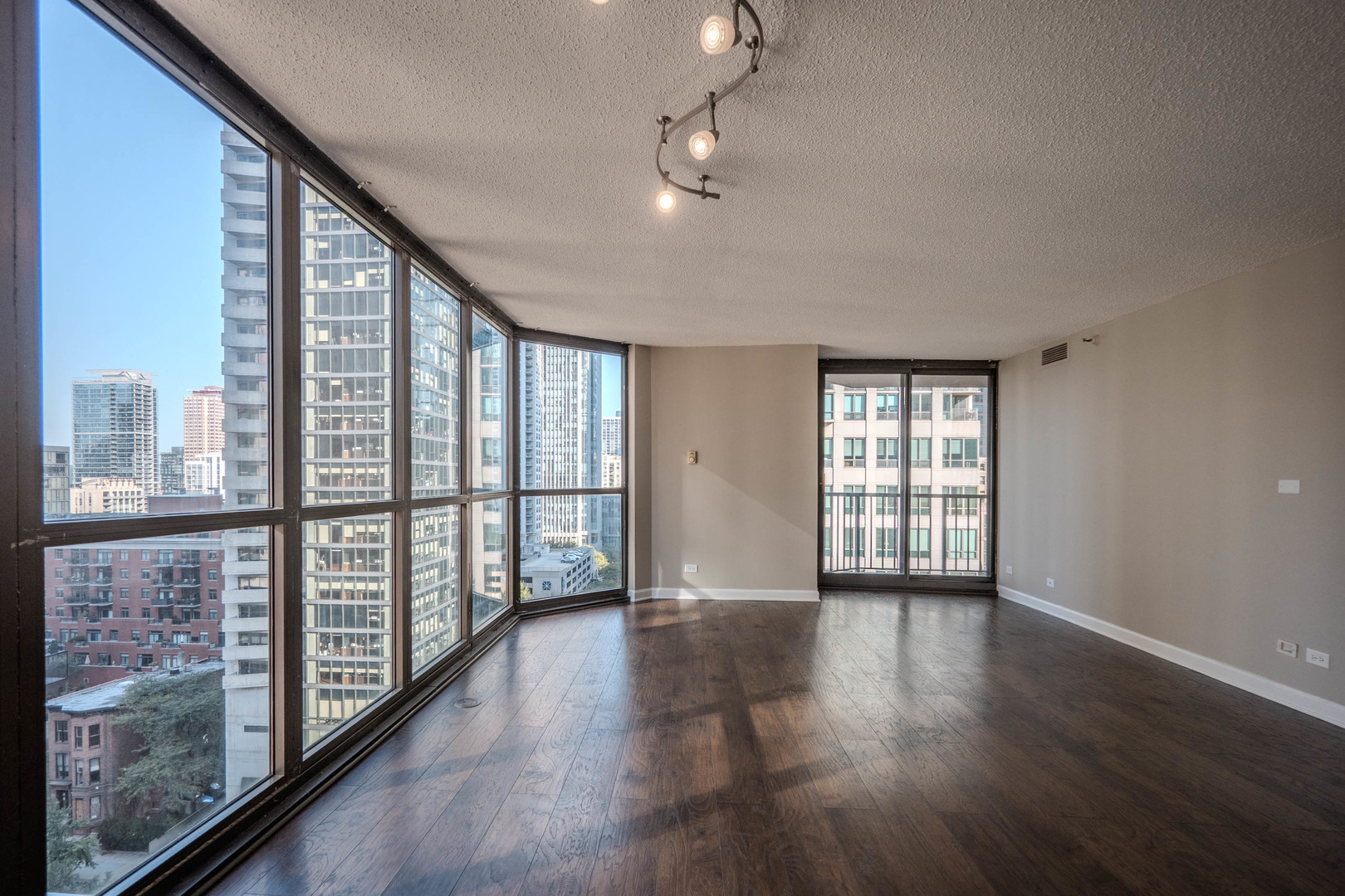10 E ONTARIO Street #1208, Chicago, IL 60611