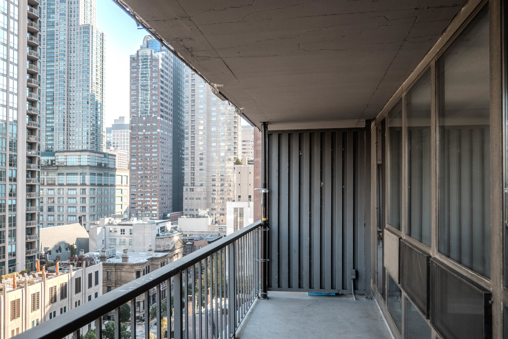 10 E ONTARIO Street #1208, Chicago, IL 60611