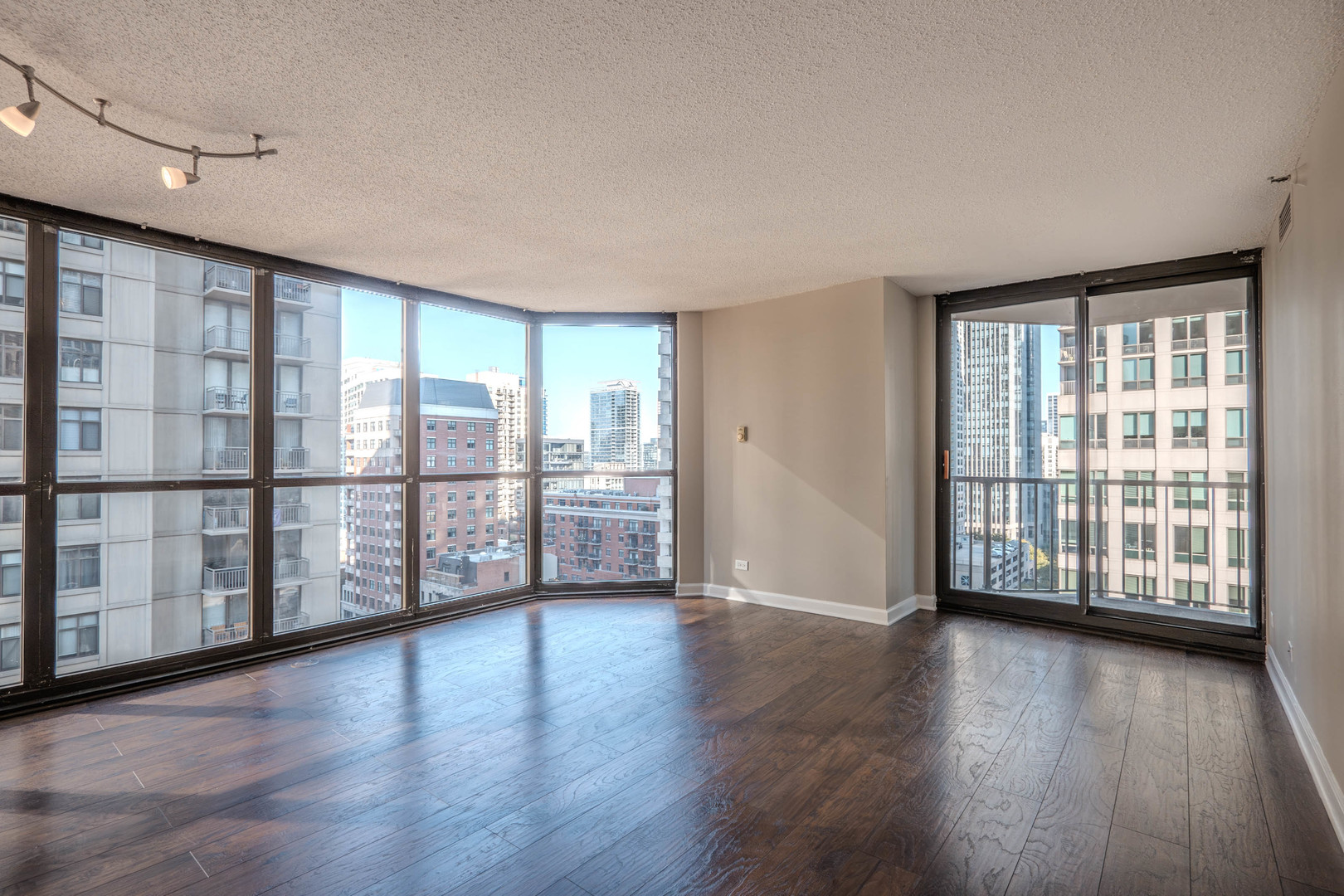 10 E ONTARIO Street #1208, Chicago, IL 60611