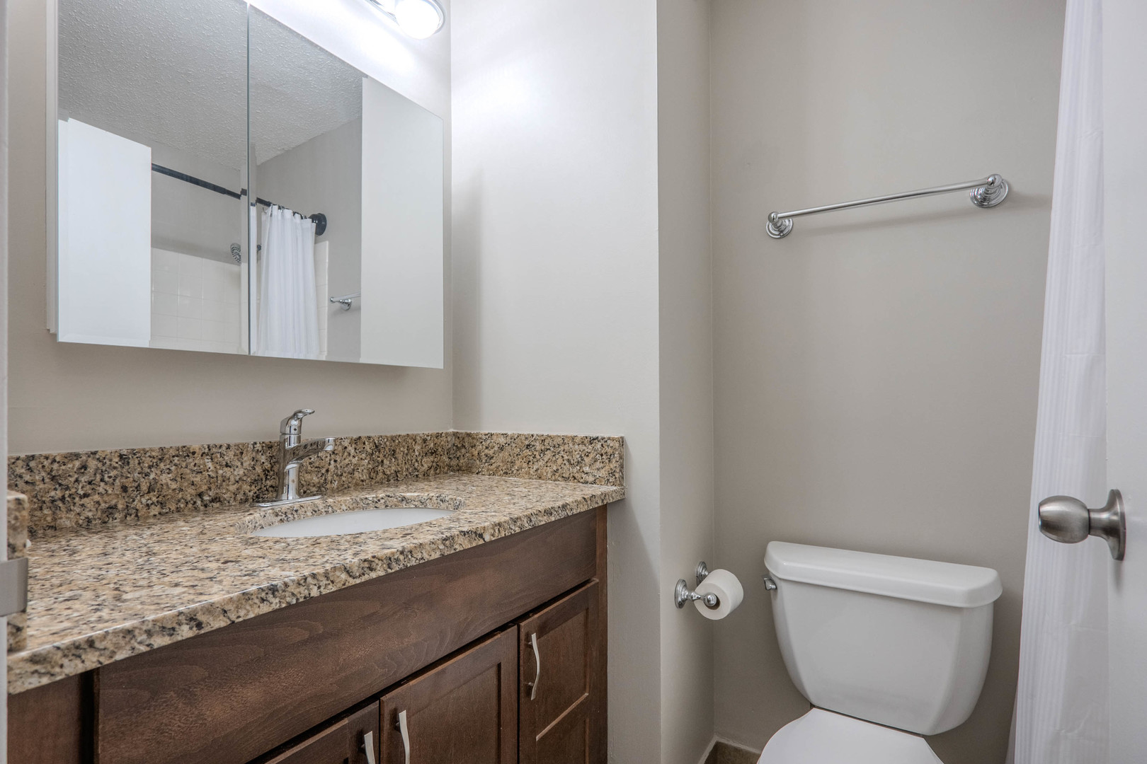 10 E ONTARIO Street #1208, Chicago, IL 60611