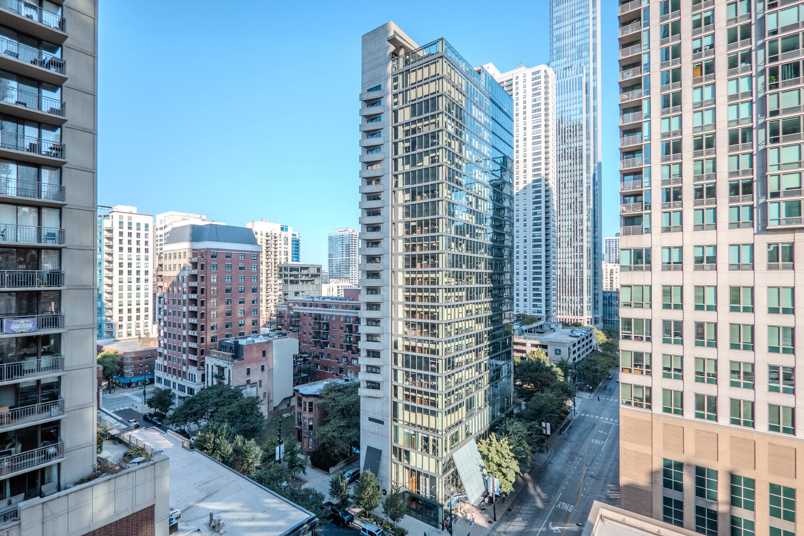 10 E ONTARIO Street #1208, Chicago, IL 60611