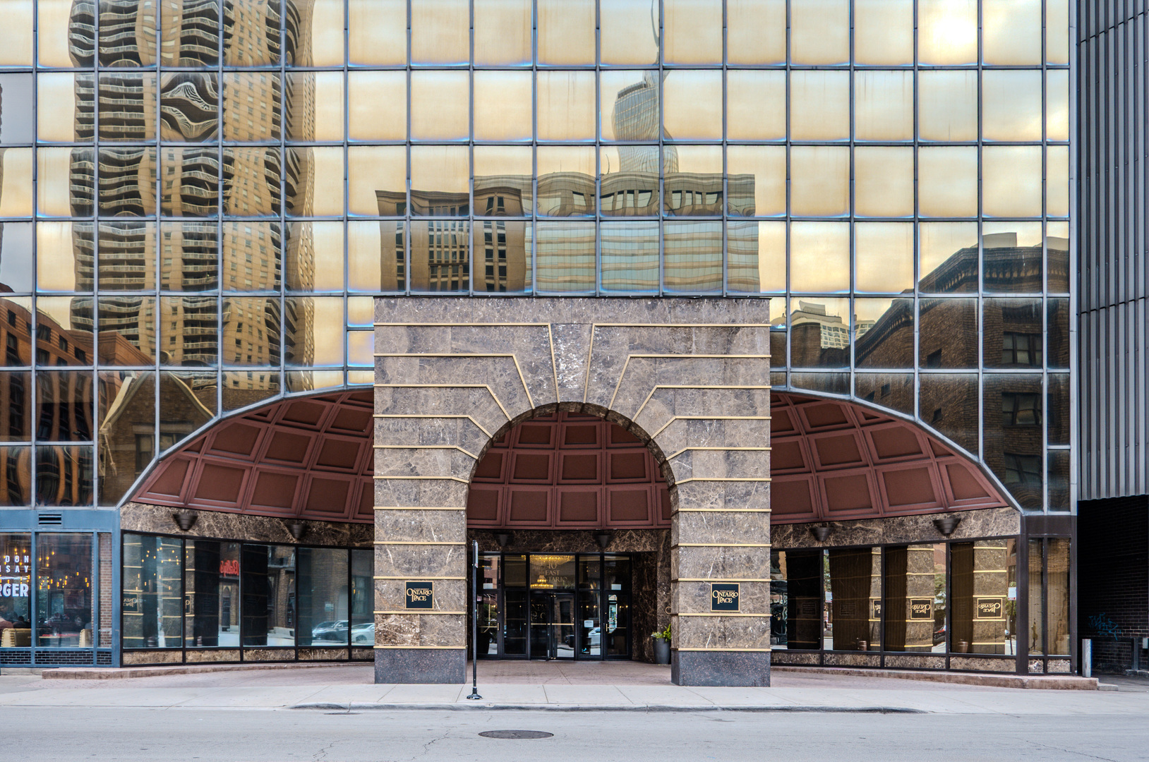 10 E ONTARIO Street #1208, Chicago, IL 60611