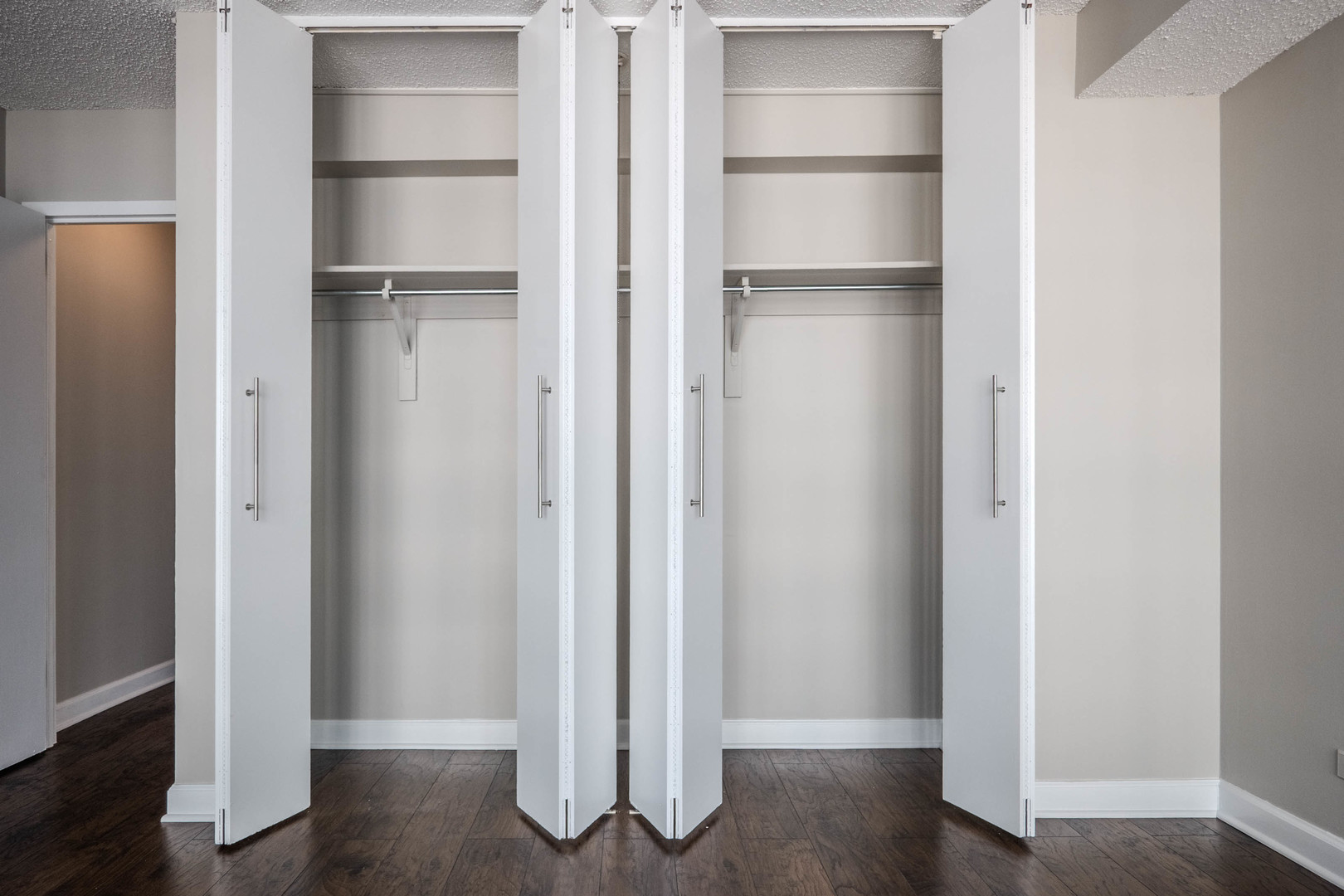 10 E ONTARIO Street #1208, Chicago, IL 60611