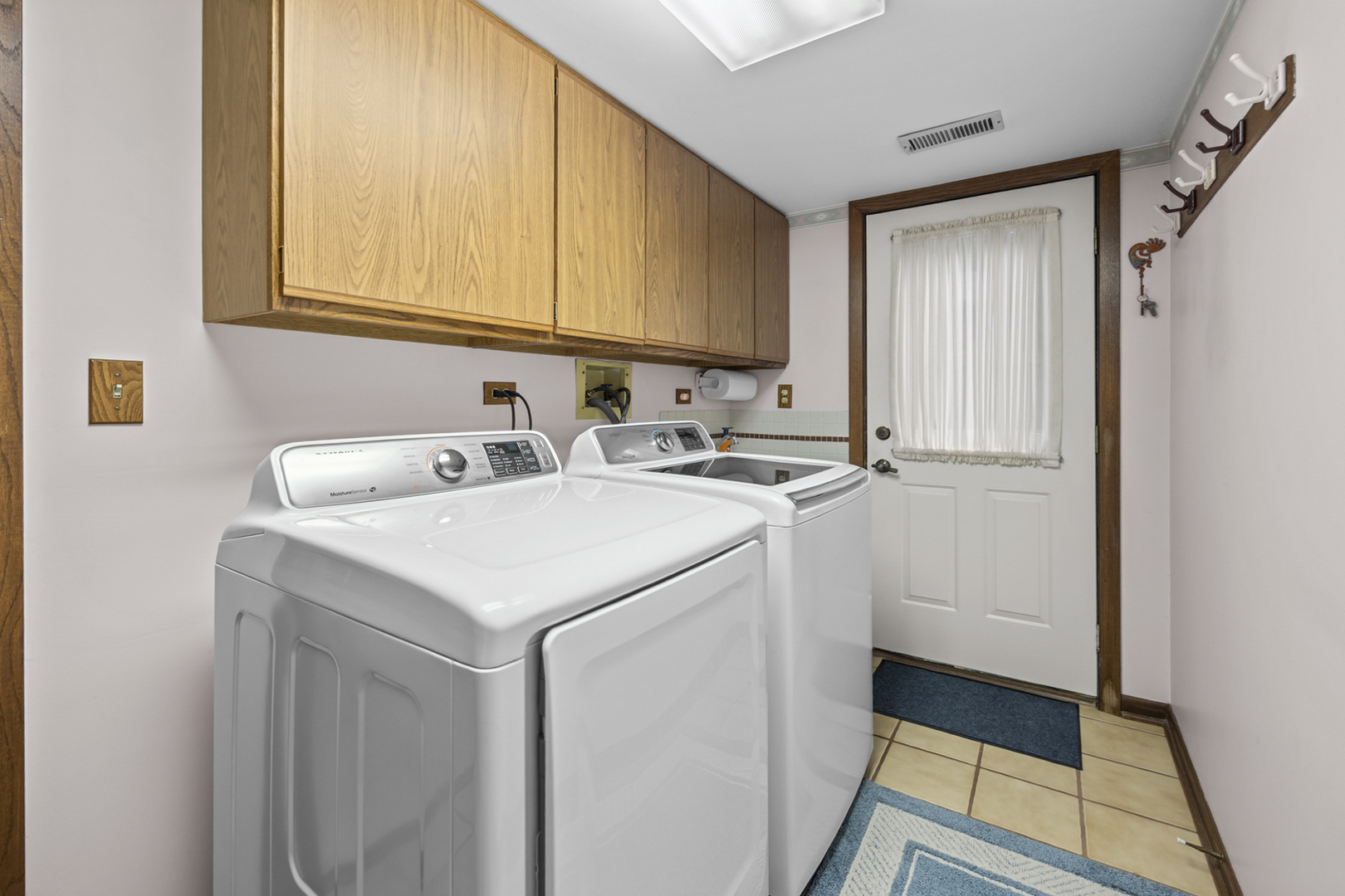 955 N Dexter Lane, Hoffman Estates, IL 60169