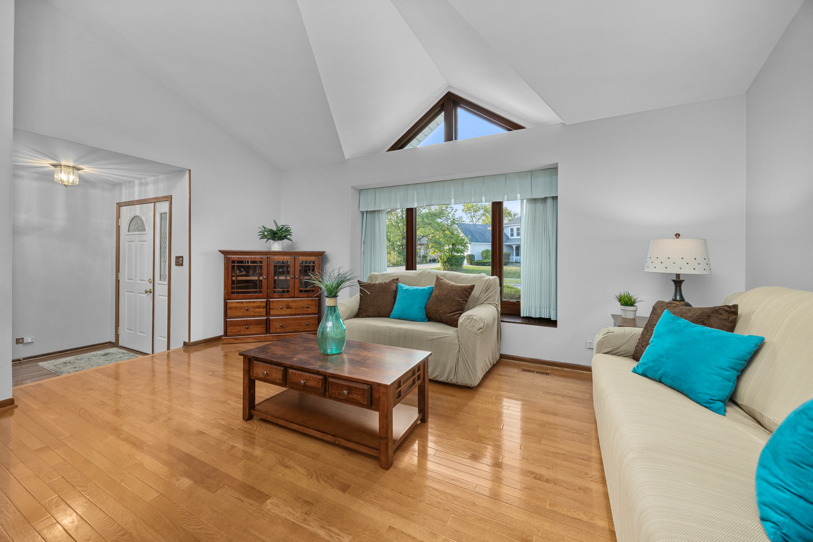 955 N Dexter Lane, Hoffman Estates, IL 60169