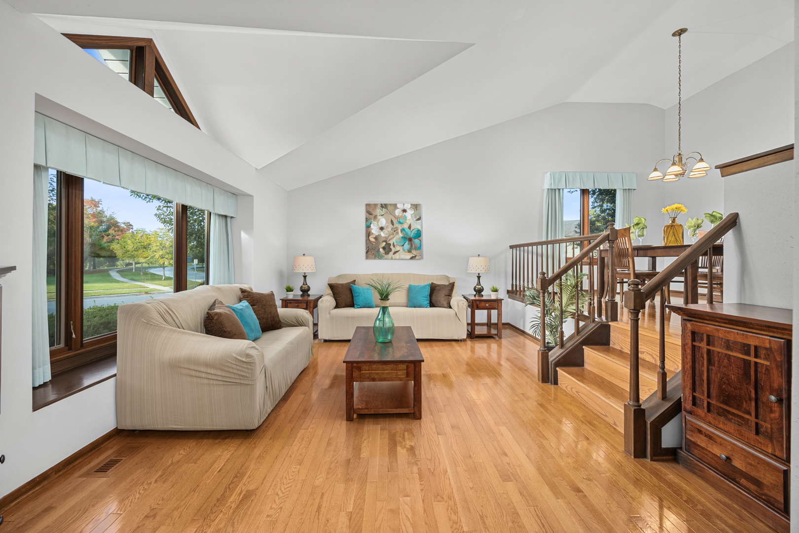 955 N Dexter Lane, Hoffman Estates, IL 60169