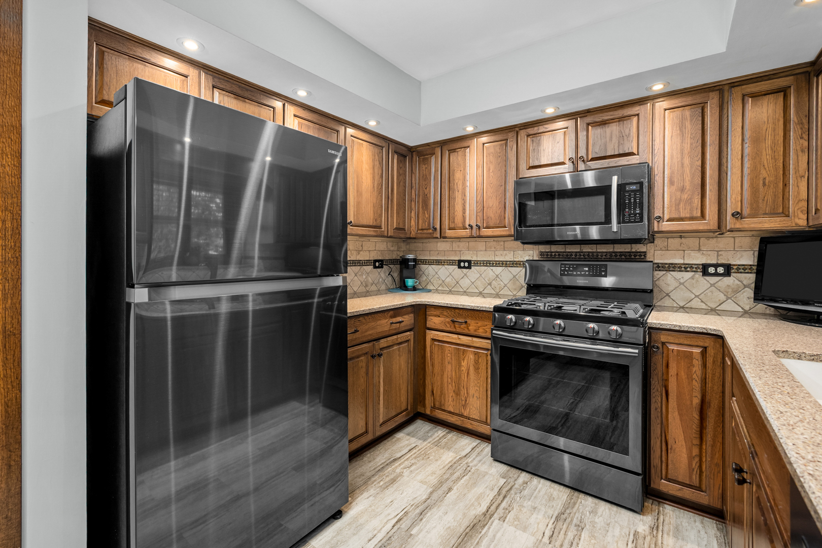 955 N Dexter Lane, Hoffman Estates, IL 60169