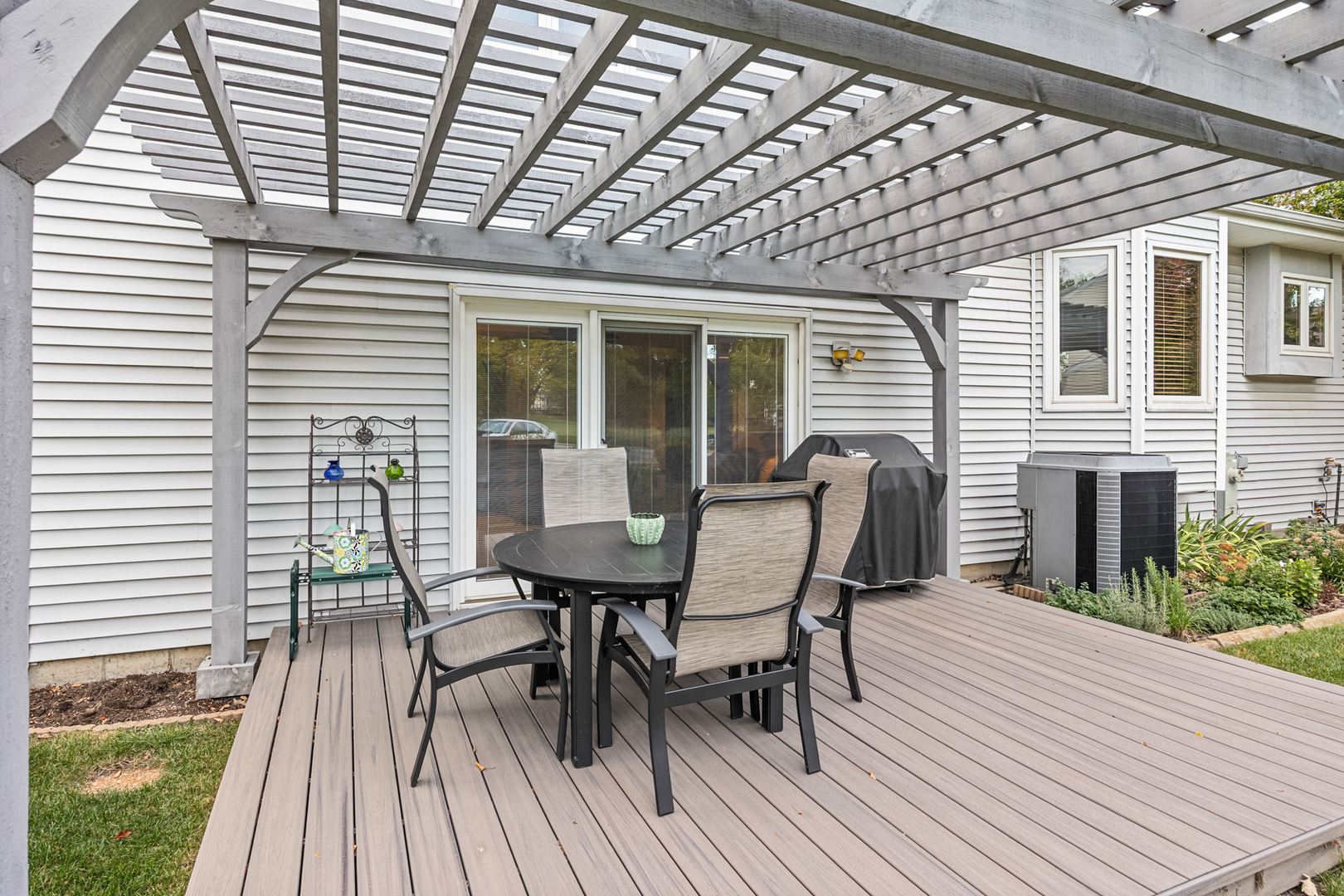 955 N Dexter Lane, Hoffman Estates, IL 60169