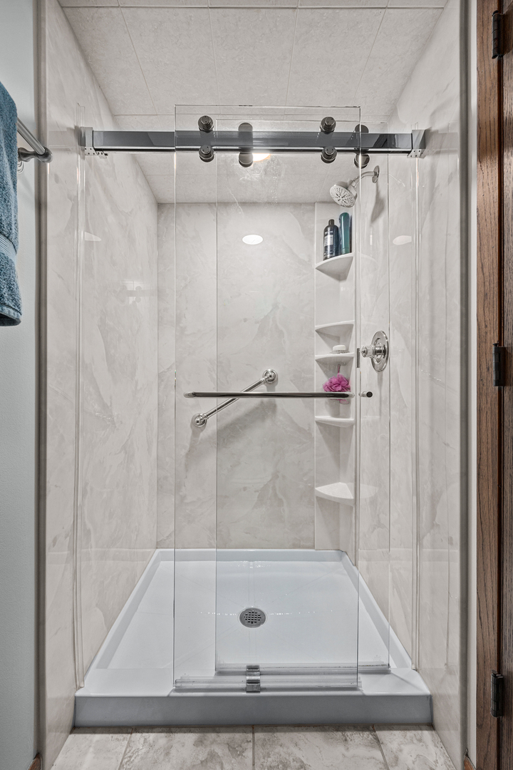 955 N Dexter Lane, Hoffman Estates, IL 60169